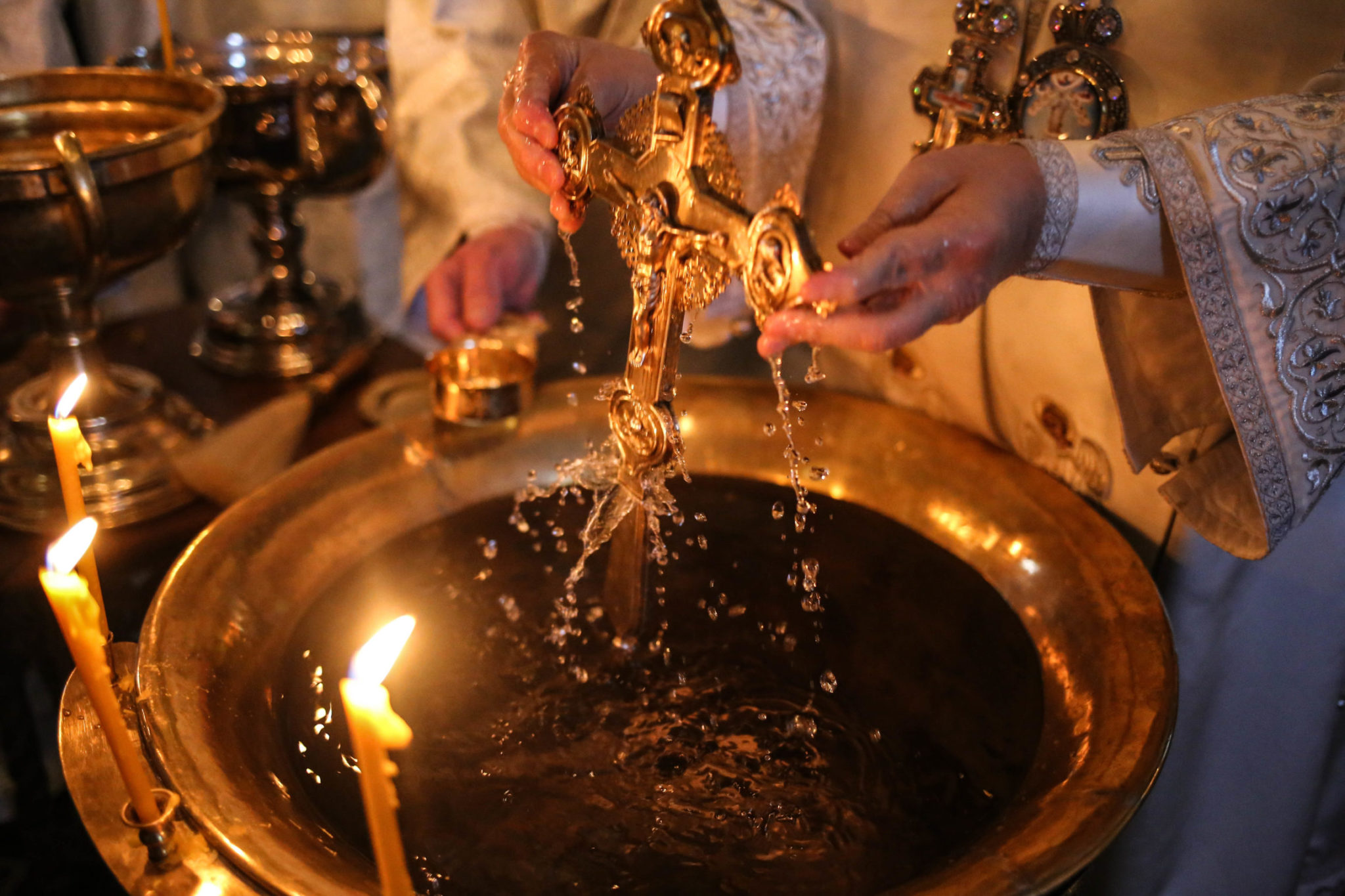 Многих туляков интересуют свойства крещенской воды и мнение церкви о соврем...