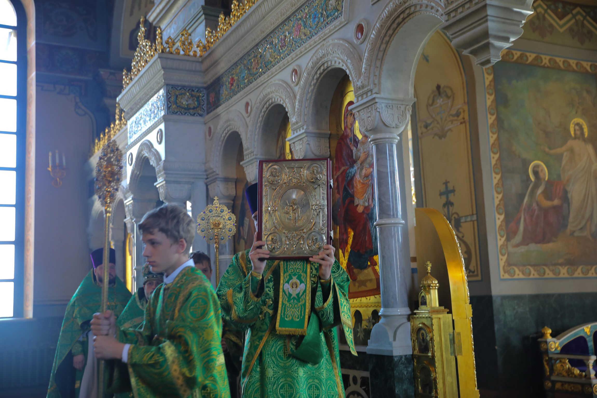 Чтение коленопреклоненных молитв на троицу. Тульская митрополия новости.